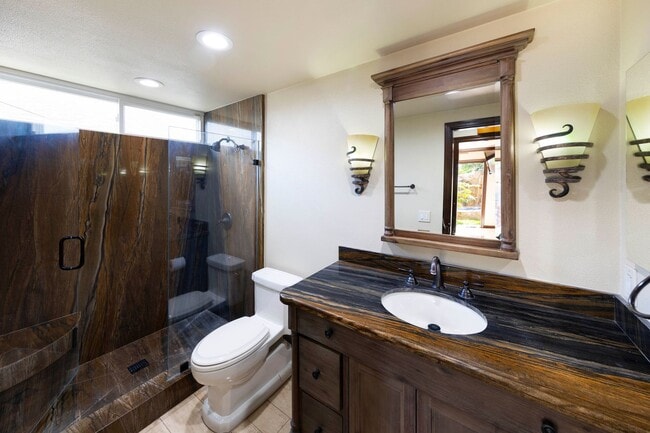 Building Photo - Beautifully maintained Tuscan-style custom home