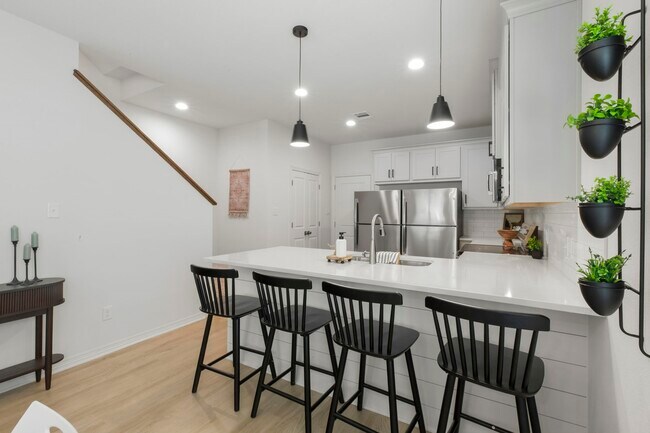 Building Photo - 228 Richards St