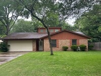 Building Photo - 2711 Wilderness Dr N
