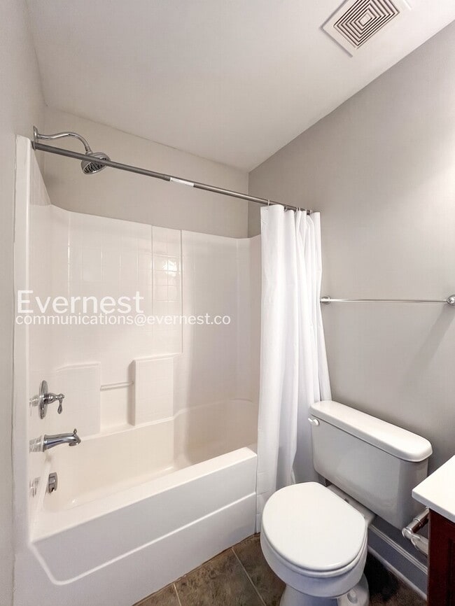 Building Photo - 7222 Althorp Way