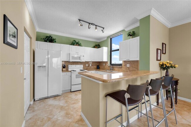 Building Photo - 651 Okeechobee Blvd