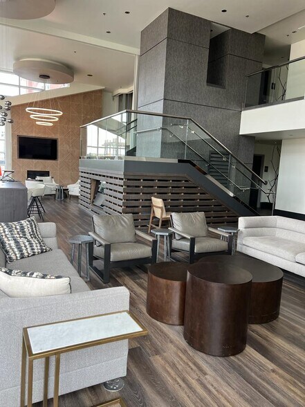 Building Photo - 600 12th Ave S