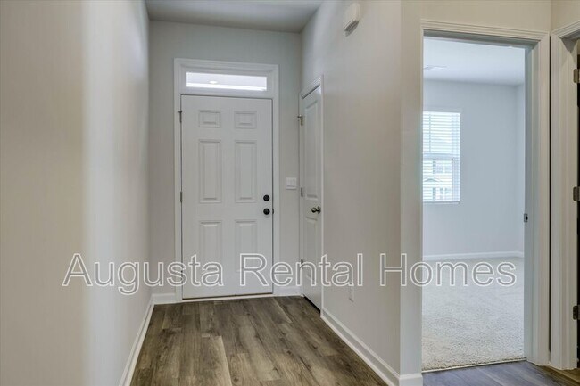 Building Photo - 1253 Birch Cir