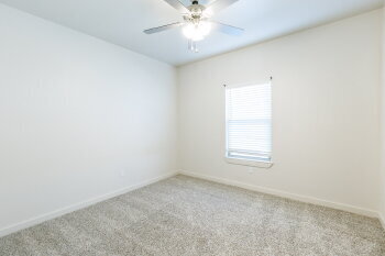 Building Photo - Newer Townhome Located South Of Town Near ...