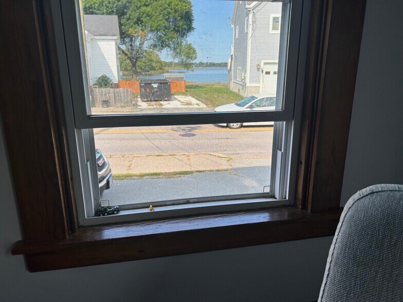 Building Photo - 221 Market St