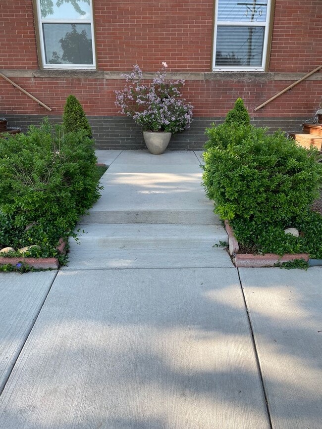 Building Photo - Charming duplex available in Cherry Creek North, one of Denver’s most sought-after neighborhoods!