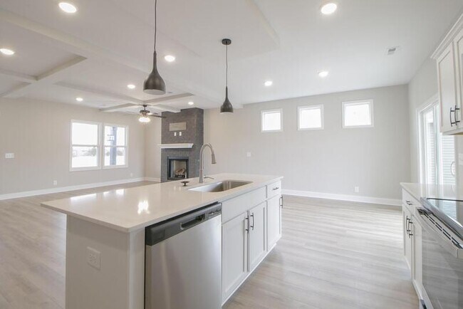 Building Photo - 485 Herman Dr