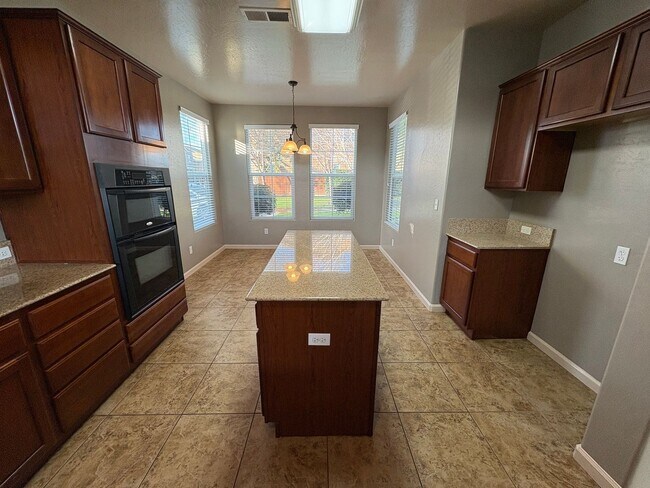 Building Photo - 3 Bedroom Home in the Avalon gated community coming soon!