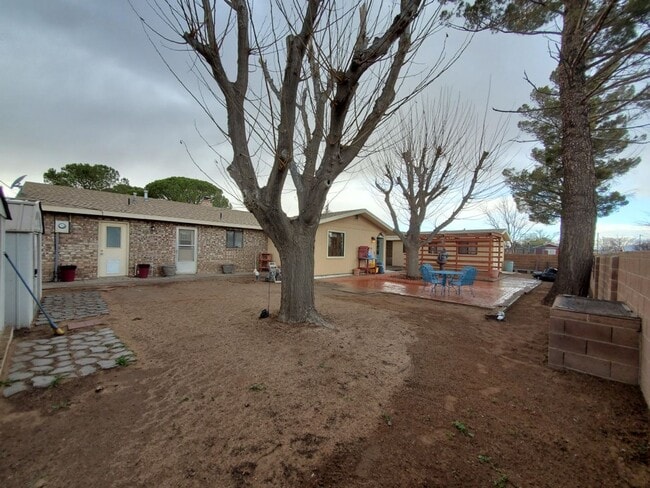 Building Photo - Newly remodeled 3 bedrooms, 2 bath home