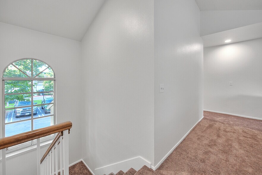 Building Photo - 26222 Fern Glen
