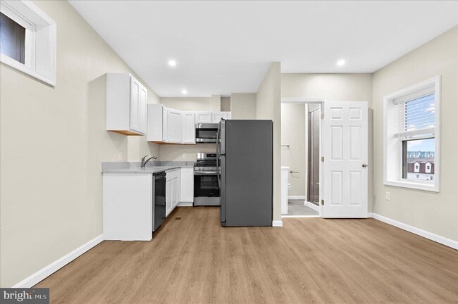 Building Photo - 38 Bloomsbury Ave