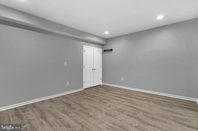 Building Photo - 8880 Olive Mae Cir