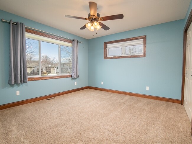 Building Photo - 1745 Golf Dr