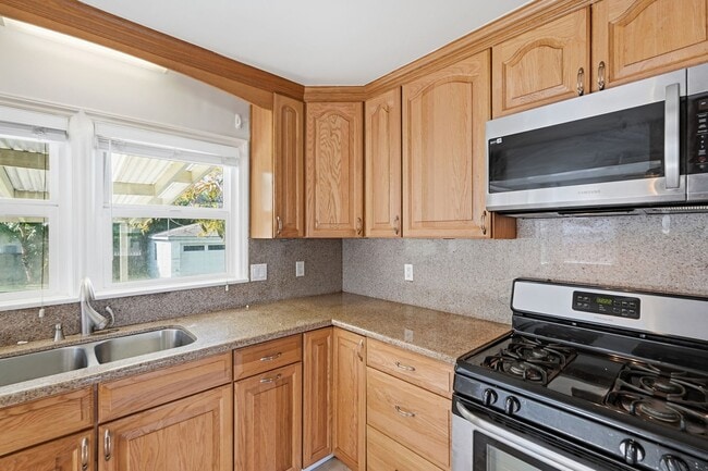 Building Photo - Private 3-Bedroom Single-Family Home with Big Backyard