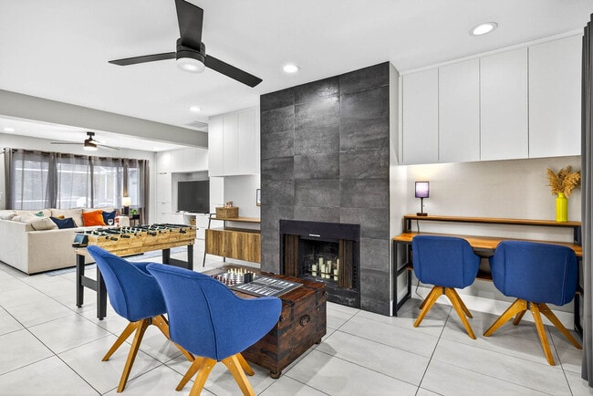 Building Photo - 318 S Burlingame Ave