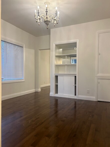 Building Photo - 416 22nd St