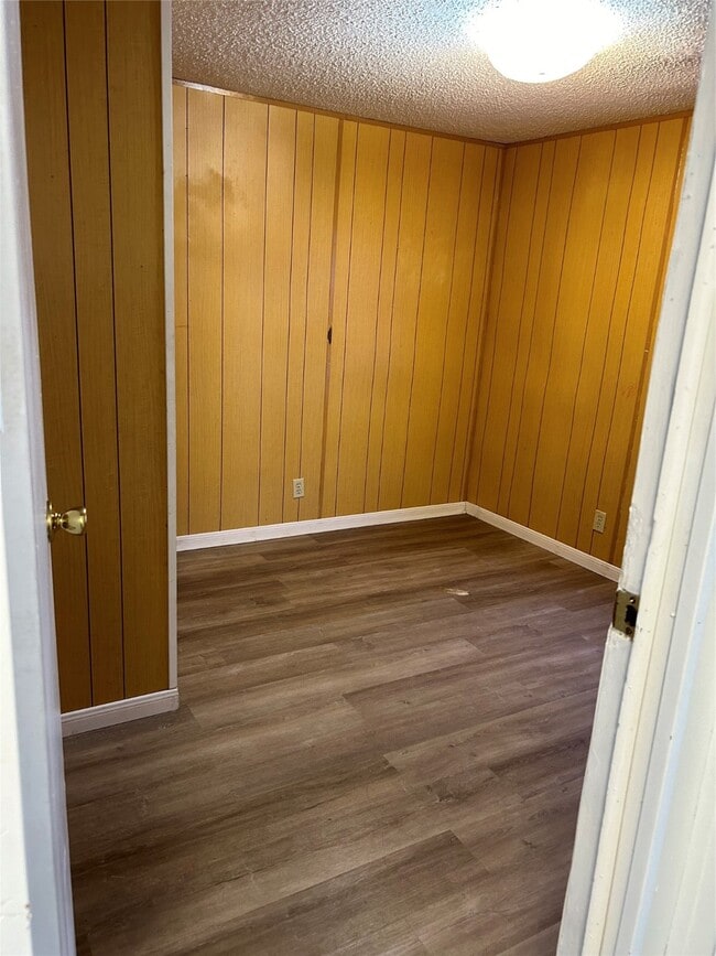 Building Photo - 10014 Cedar Landing Dr