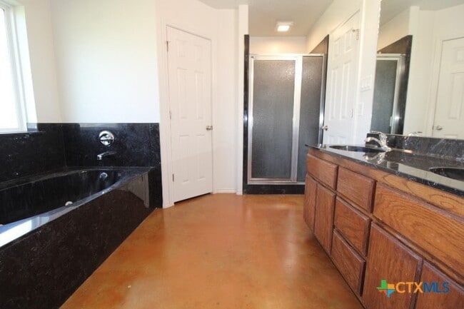Building Photo - 401 Rainbow Court