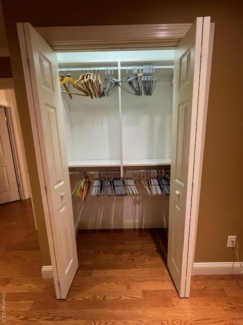 Building Photo - 183 Long Hill Dr