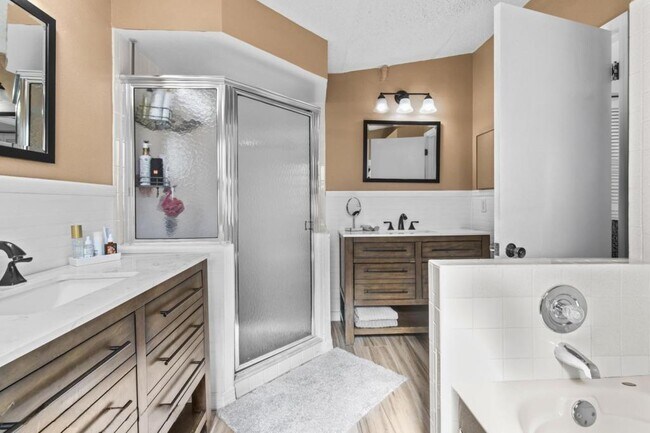 Building Photo - 4405 Plumosa St