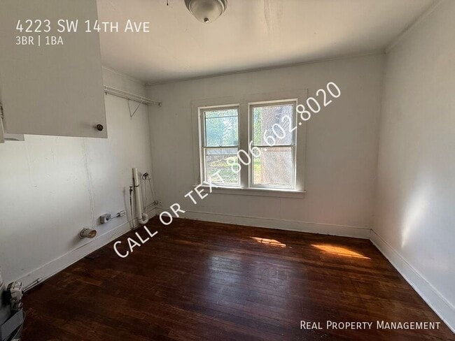 Building Photo - 4223 SW 14th Ave