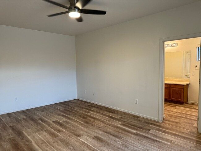 Building Photo - Nice SouthWest Tucson 3Bdm 2Ba, Close Casi...