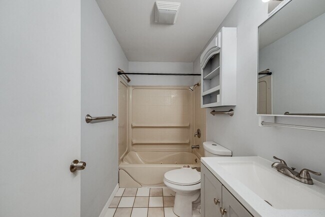 Building Photo - Move-In Ready 4 Bedroom Home in the Heart of Champaign