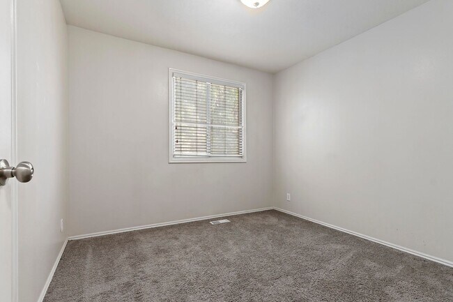Building Photo - 715 N 1050 W