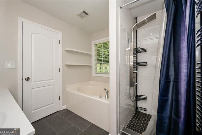 Building Photo - 140 Whitehead Dr