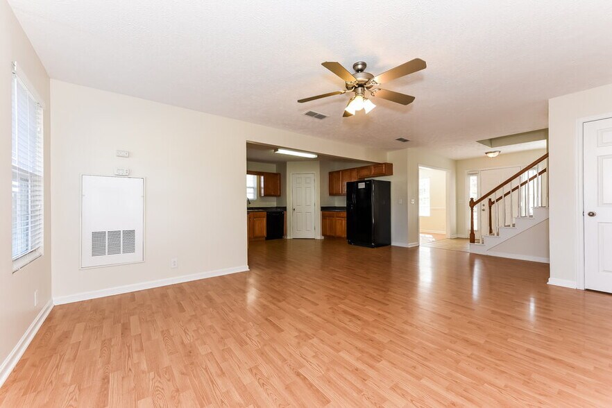 Building Photo - 4852 Nina Marie Ave