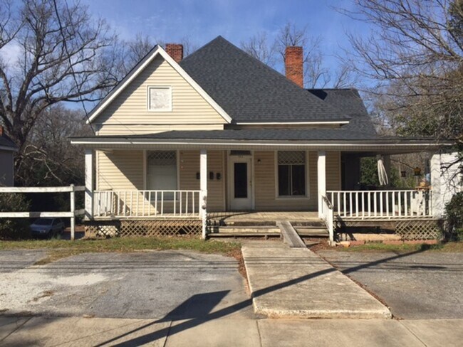 Primary Photo - 231 E Cambridge Ave
