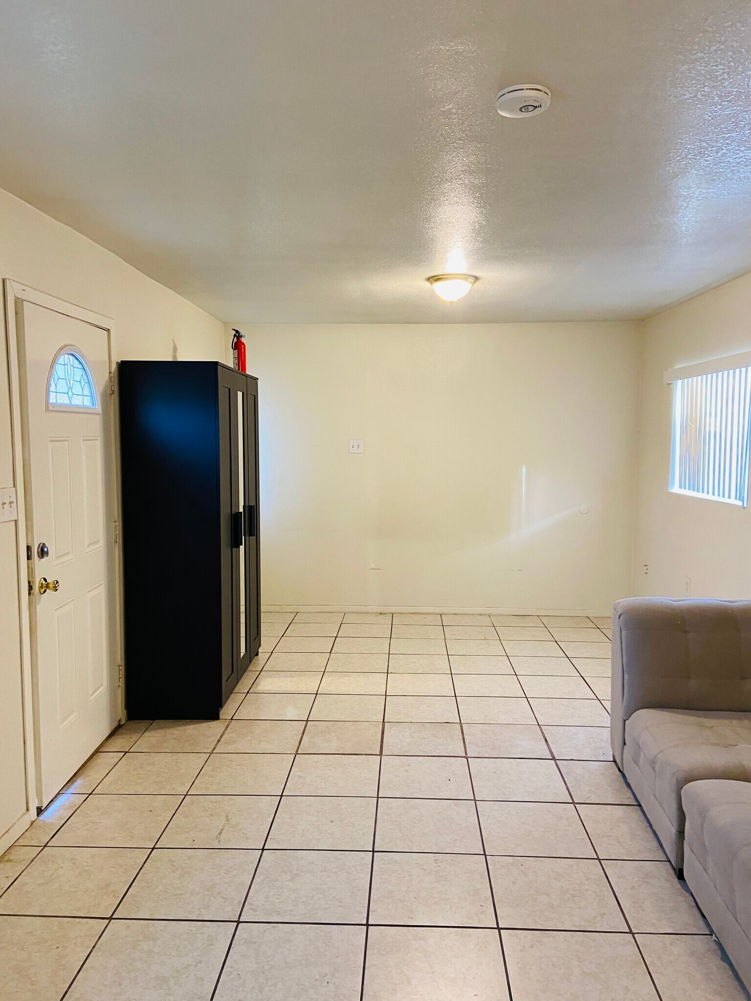 Building Photo - 4014 N Foxdale Ave