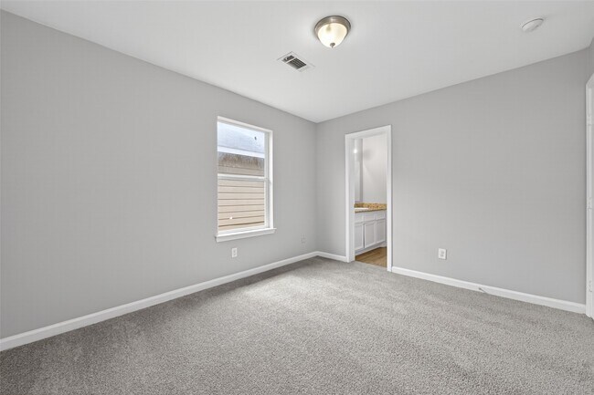 Building Photo - 7521 Dyer St