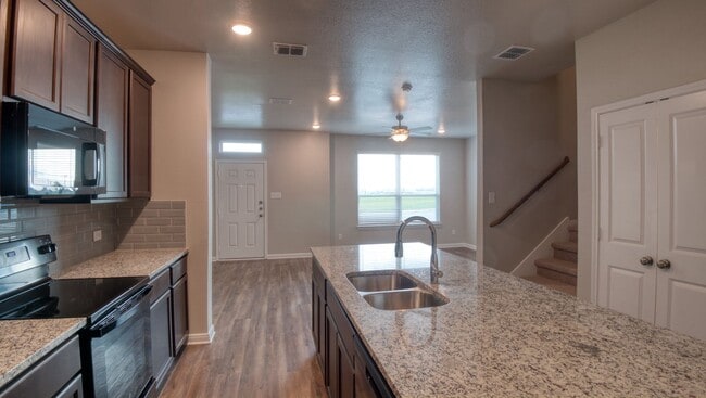 Building Photo - 1610 Lummus Dr