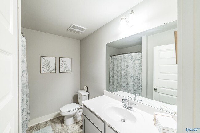 Building Photo - 6 Desert Oak Ct SW