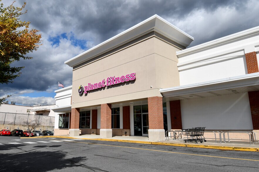 Building Photo - 2421 Auden Dr