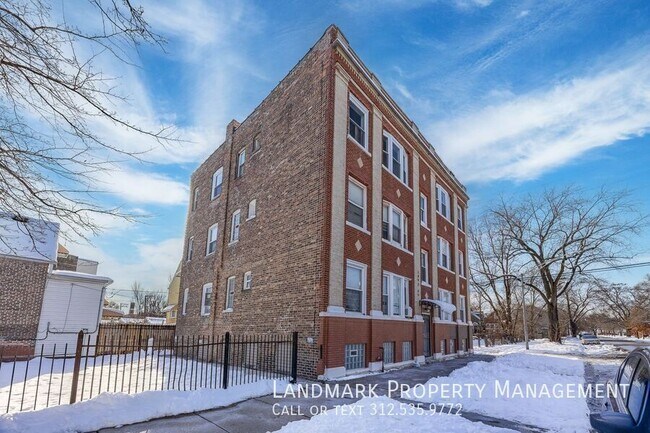 Building Photo - 1843 W 54th St