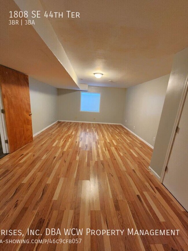 Building Photo - 1808 SE 44th Terrace