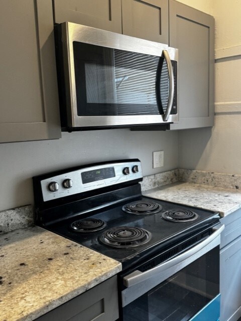 Kitchen- Stainless appliances - 25 Marshall St