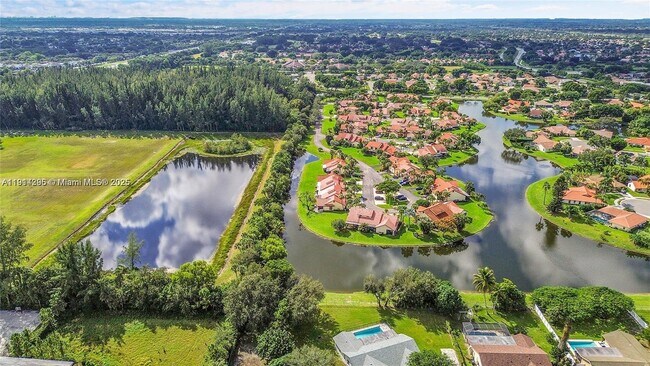 Building Photo - 18578 Woodstream Dr