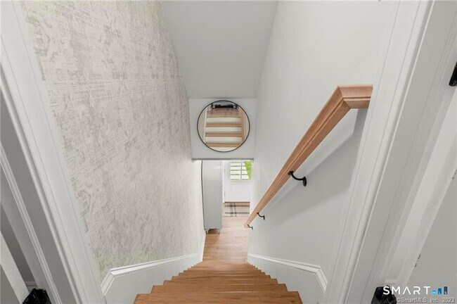 Building Photo - 22 Oldfield Dr