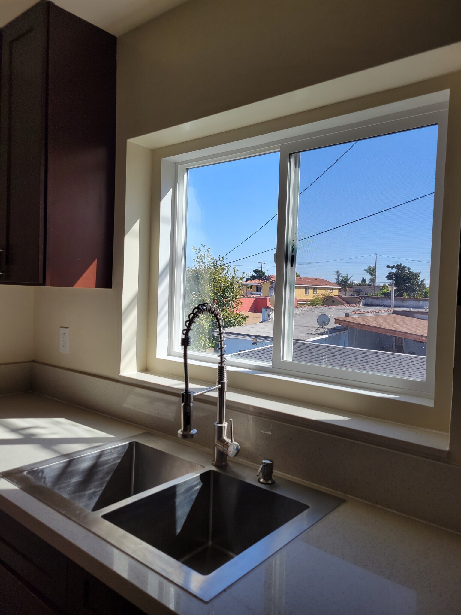KITCHEN SINK / NEW CABINETS - 2416 Flower St