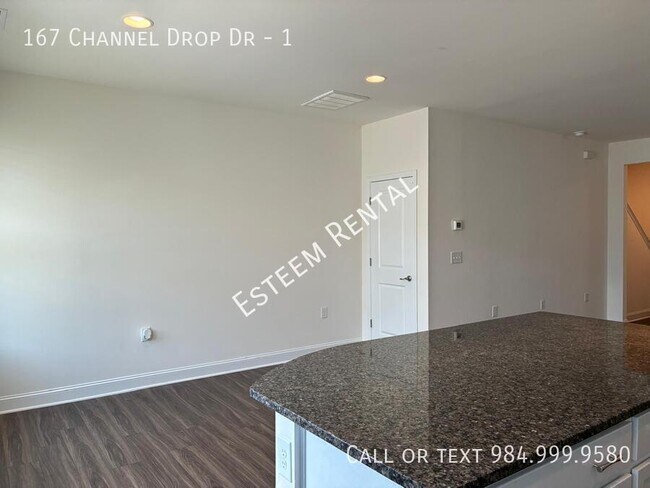 Building Photo - 167 Channel Drop Dr
