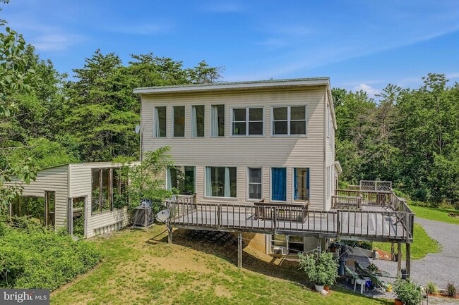 Building Photo - 856 Spriggs Rd