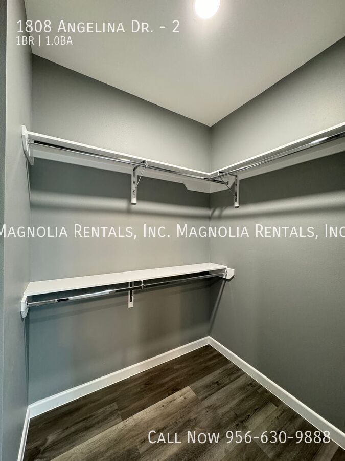 Building Photo - 1808 Angelina Dr