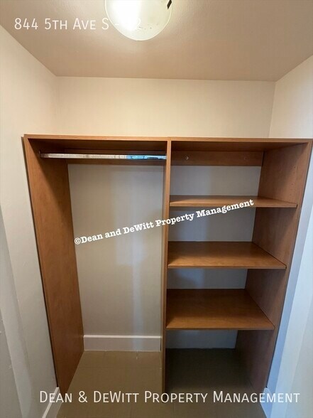 Building Photo - 1 Bed/1 Bath - Unit 12