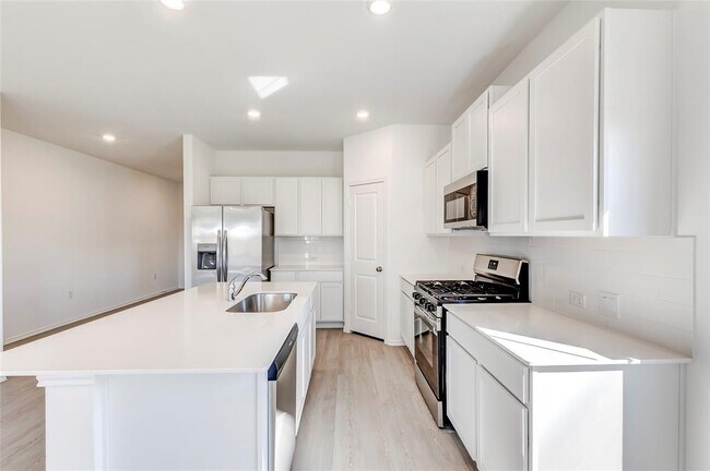 Building Photo - 102 Miglia St