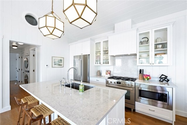 Building Photo - 360 Cliff Dr