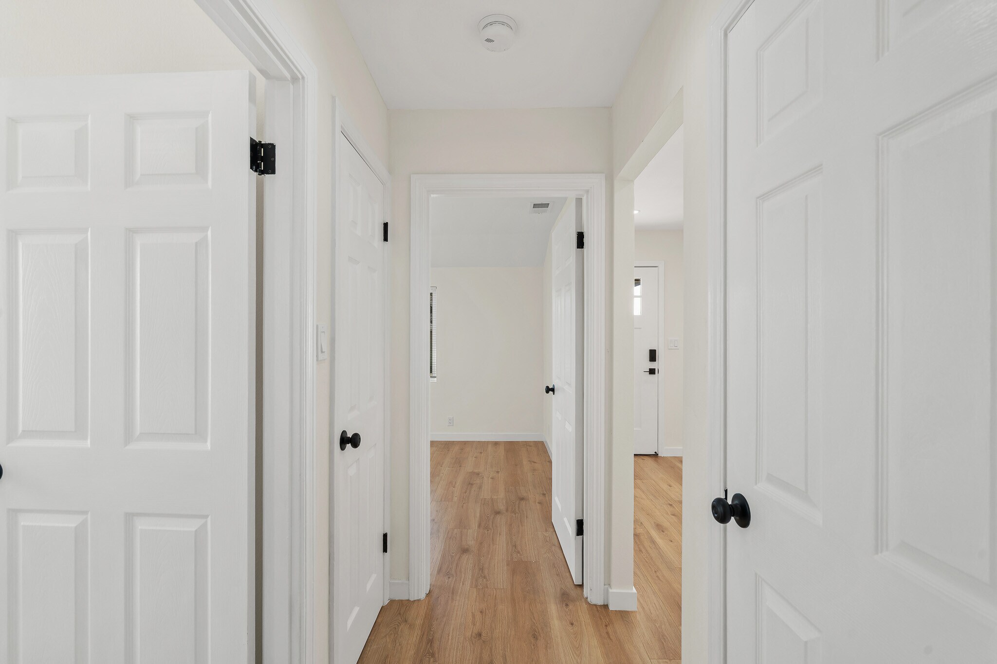 Building Photo - 8 Corte Dorado