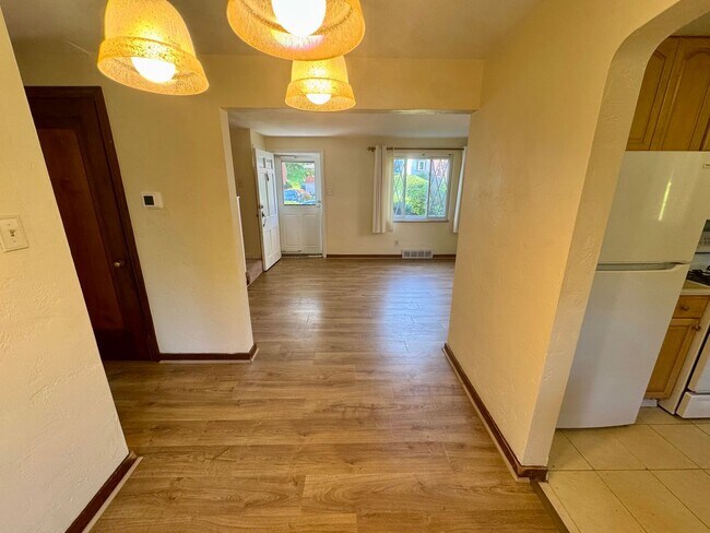 Building Photo - 1076 Thornwood Dr